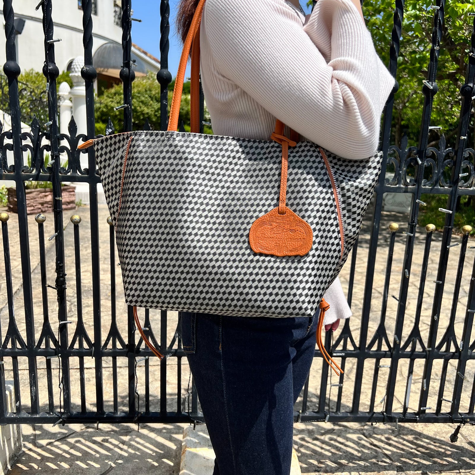 MOYNAT トートバッグ ブラック/グレー 楽天市場】【モワナ】MOYNAT トリヨンレザー クアトロ