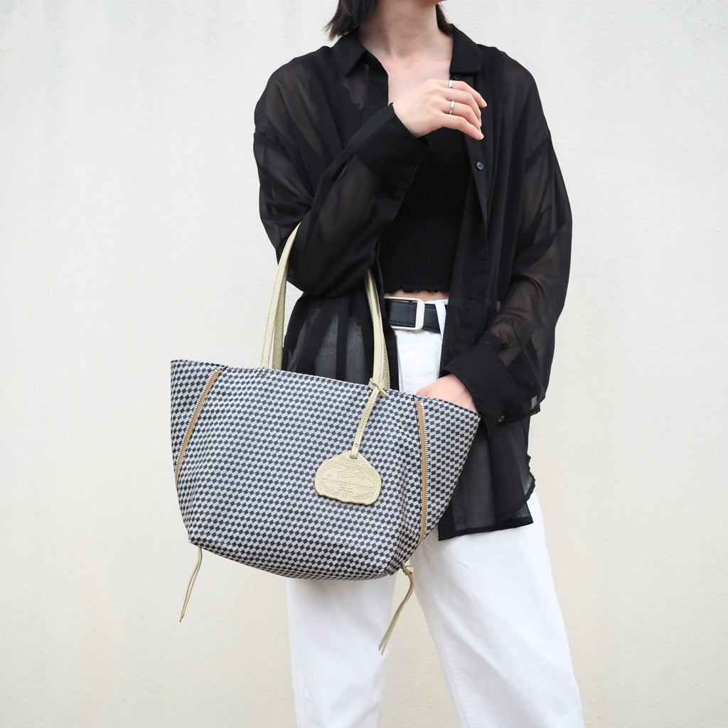 ★レア★【O.M.Y.】 6タイトルまとめ買いトートバック付きセット★ O.M.Y. 6タイトルまとめ買いトートバック付きセット/Oriental