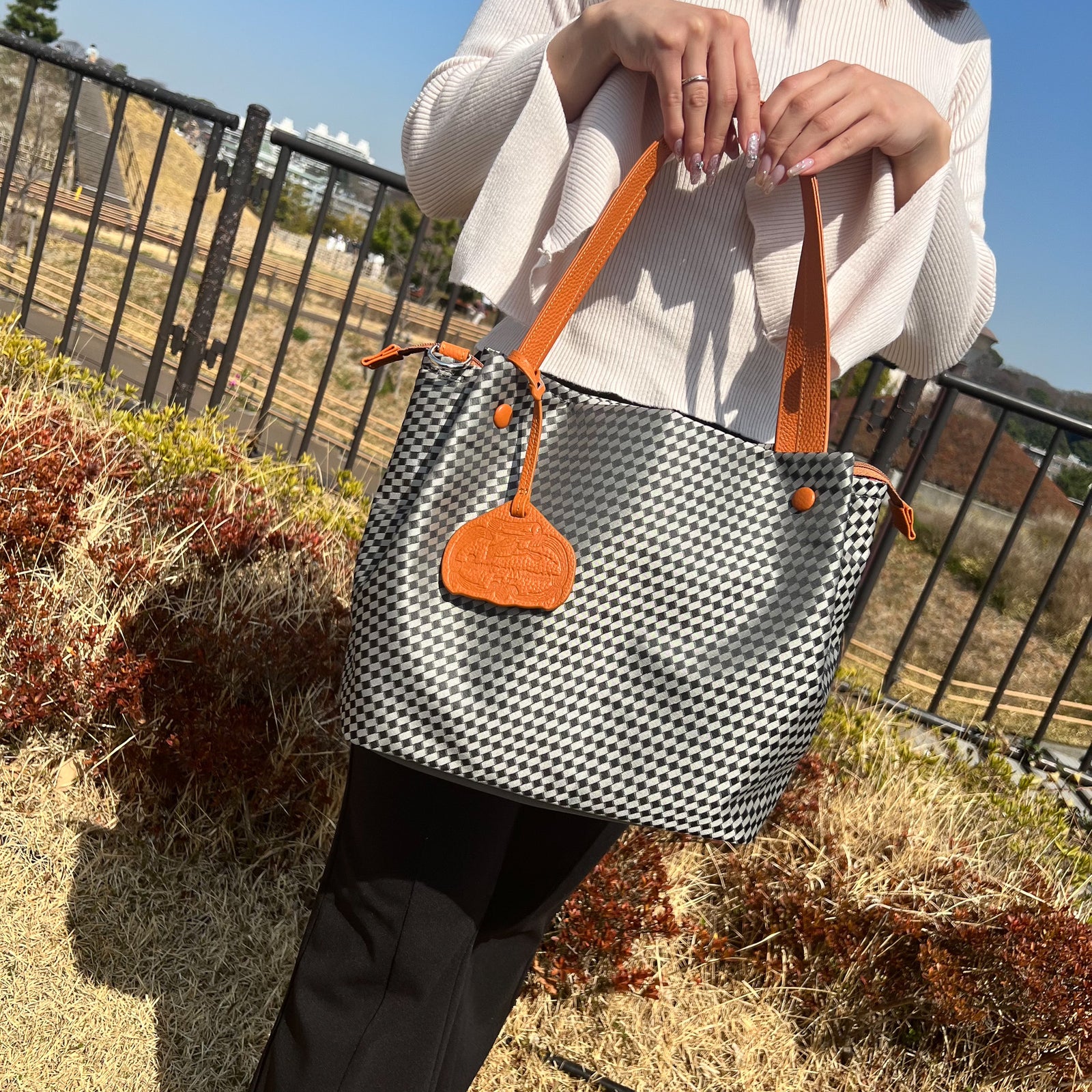 モンブラン　トートバッグ　グレー 66614372b_8_d_215.jpg